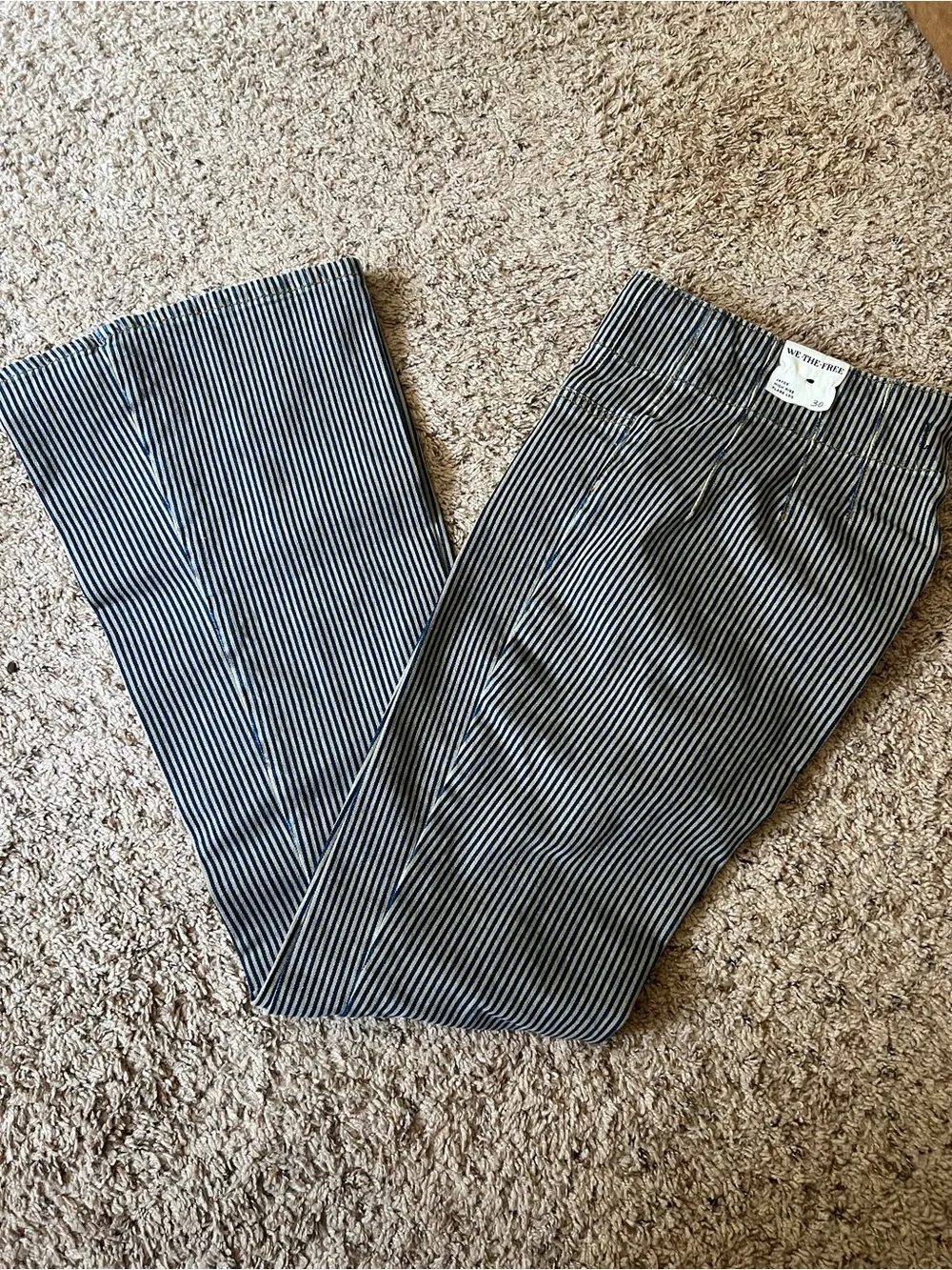 WE THE FREE 30 Jayde Striped Blue & White High-Waist flare Jeans - Picture 5 of 6